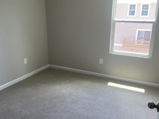 Single room available in brand new town house