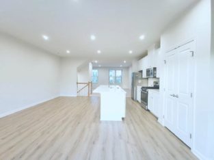 Luxury END UNIT East facing town home Rent