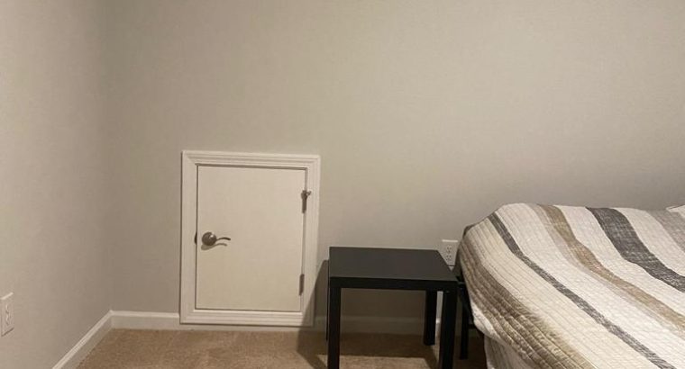Room available for rent April 1