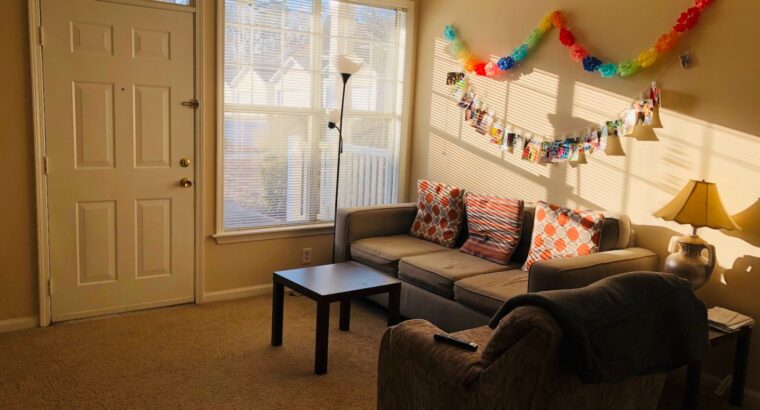 Looking for a female roommate to share 2b/2b