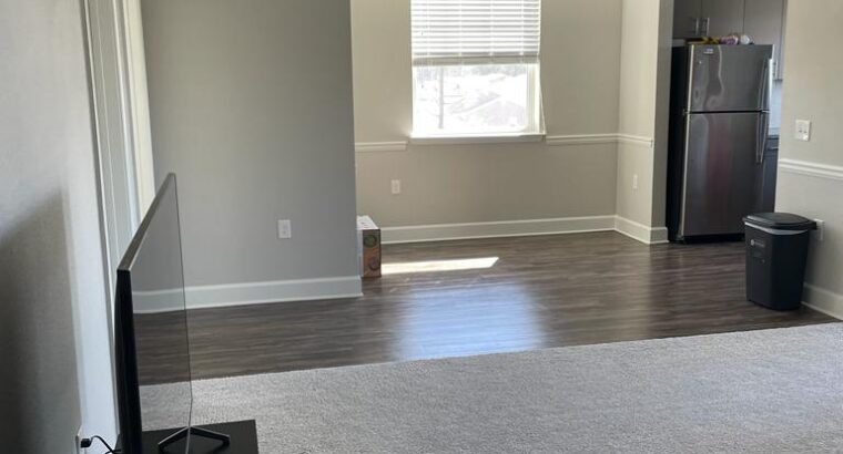 One Bedroom with attached Bath in Apt complex