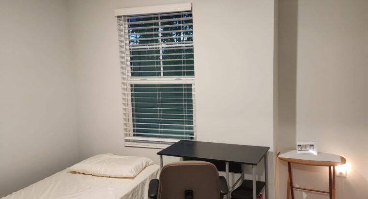 FullFurnished Bedroom in a furnished Townhome