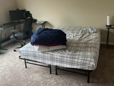 1 Bed room is available in Morrisville