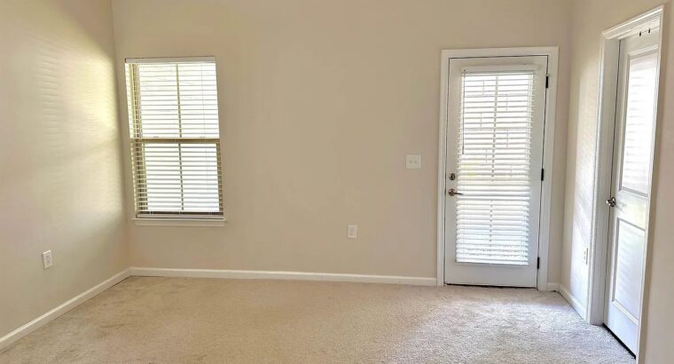 Cary-Private room with attached bathroom for rent