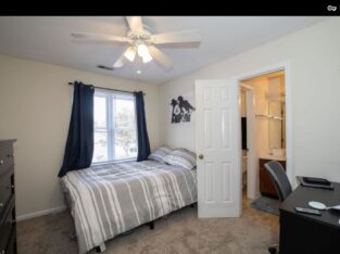 Looking for female roommate