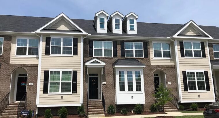 3BR/3BA Townhome in hollysprings for rent